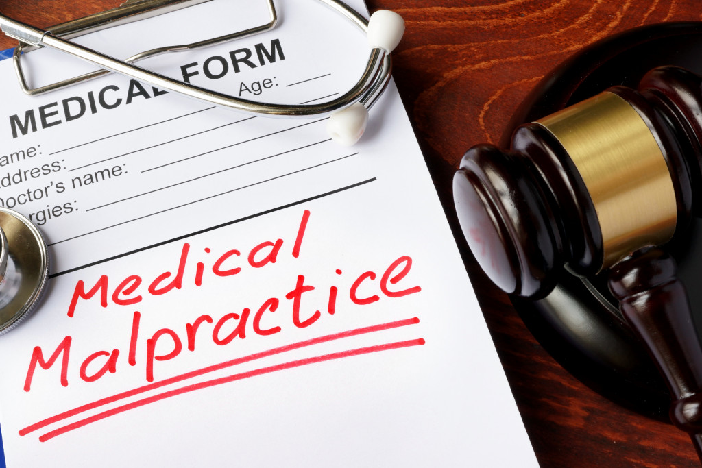 Medical malpractice report in court